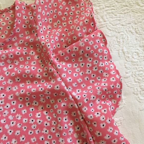 Elle top size medium - Picture 2 of 3